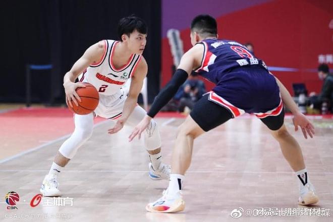 窗口期广州队状态回暖——欧篮联节点到来;球迷炸锅;赛程密集仍需轮换 窗口期广州队状态回暖——欧篮联节点到来;球迷炸锅;赛程密集仍需轮换